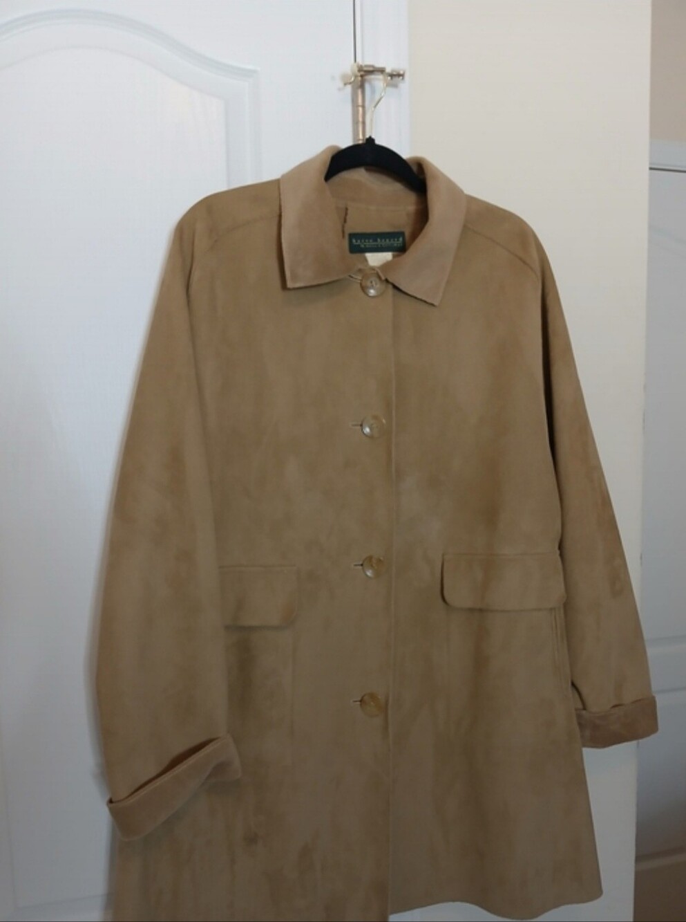 Harve Benard Classic Tan Trench Coat - Timeless Fall Jacket - Picture 3 of 4